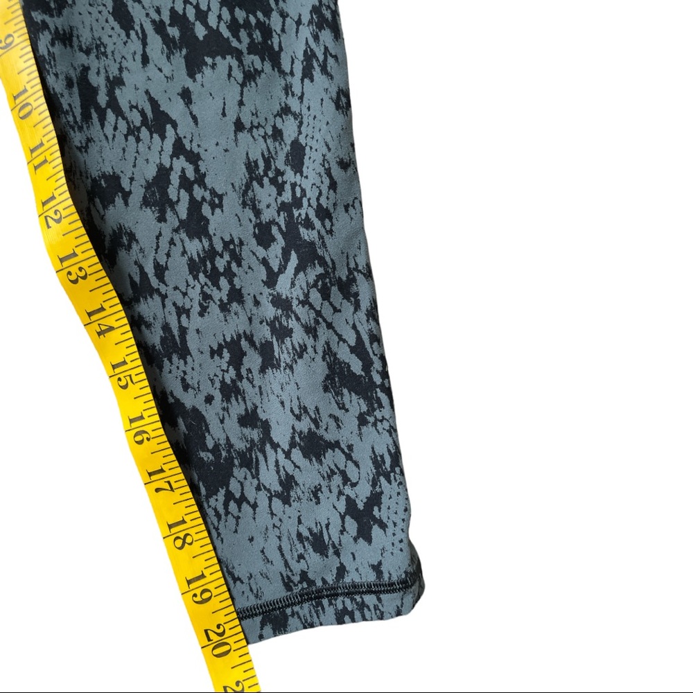 Athleta Salutation Stash Pocket Python Black Prin… - image 5